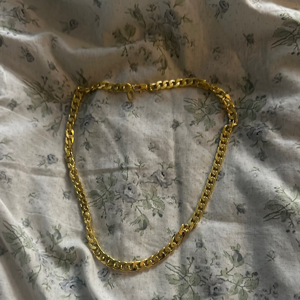 Elegant Gold Chain Necklace